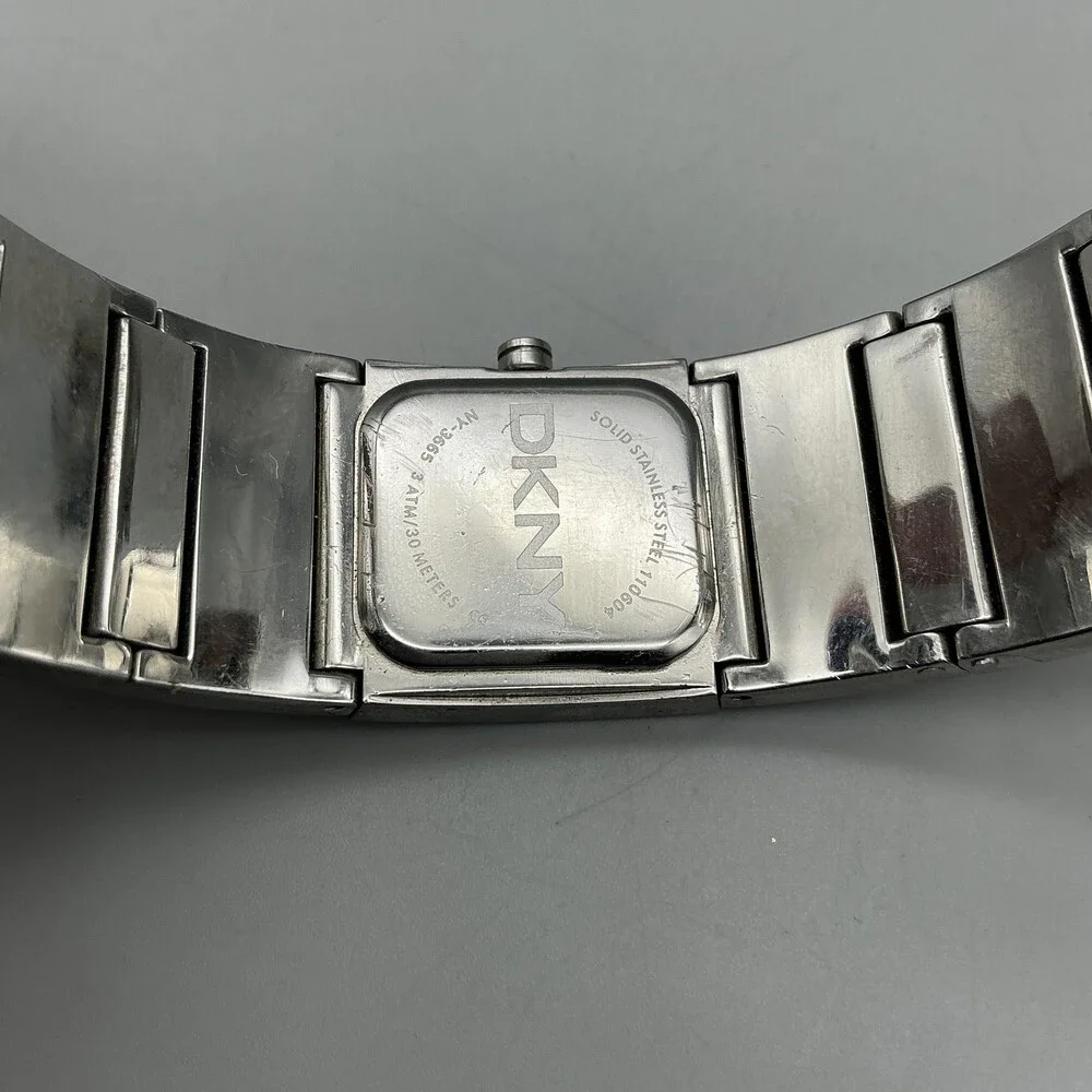 DKNY Womens Watch 22mm Silver Tone Stainless Crystals New Battery 5.75